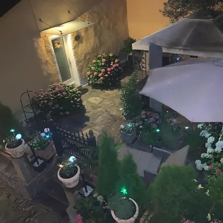 Ferienhaus, Rustico Auf Burg Appartement